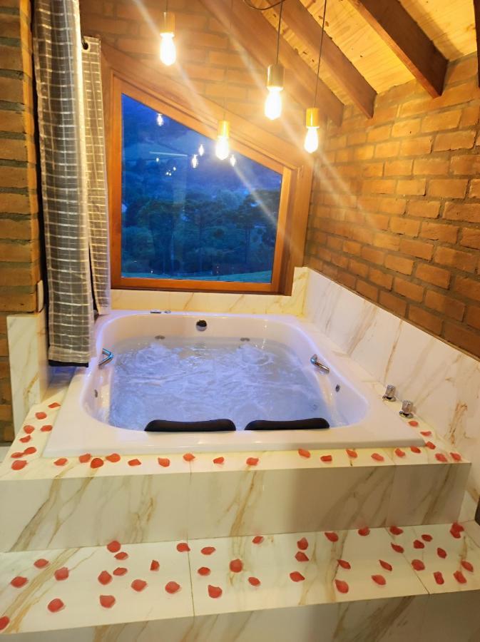 Castanheiras Lodge *